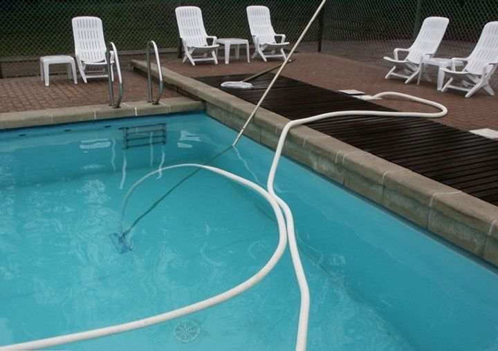 balai piscine